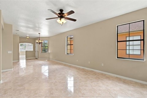 Casa en venta en Poinciana, Florida, 2 dormitorios, 140 m2 № 2422836 - foto 5