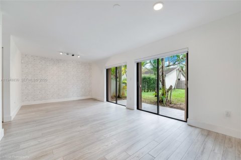 Adosado en venta en Miami, Florida, 2 dormitorios, 128.21 m2 № 2004673 - foto 8