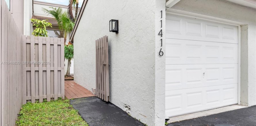 Adosado en Miami, Florida 2 dormitorios, 128.21 m2 № 2004673