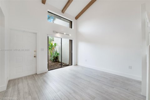 Adosado en venta en Miami, Florida, 2 dormitorios, 128.21 m2 № 2004673 - foto 11