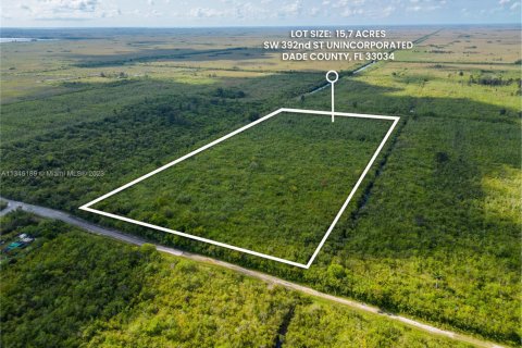 Commercial property in Miami-Dade, Florida № 2013121 - photo 2