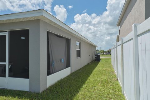 House in Eagle Lake, Florida 4 bedrooms, 158.58 sq.m. № 1792881 - photo 3
