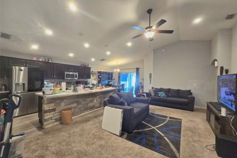 House in Eagle Lake, Florida 4 bedrooms, 158.58 sq.m. № 1792881 - photo 8