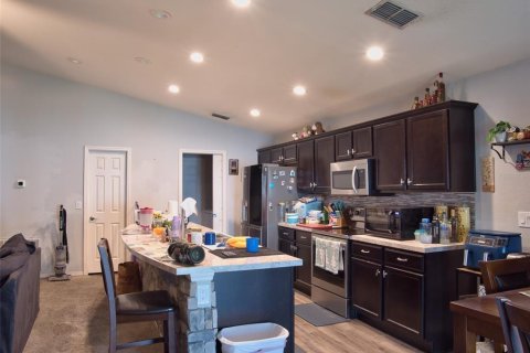 House in Eagle Lake, Florida 4 bedrooms, 158.58 sq.m. № 1792881 - photo 7