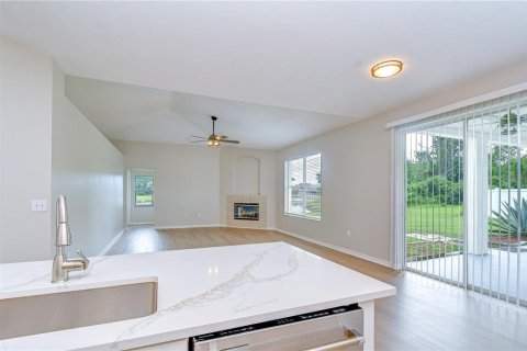 Villa ou maison à louer à Wesley Chapel, Floride: 4 chambres, 206.43 m2 № 2353423 - photo 17