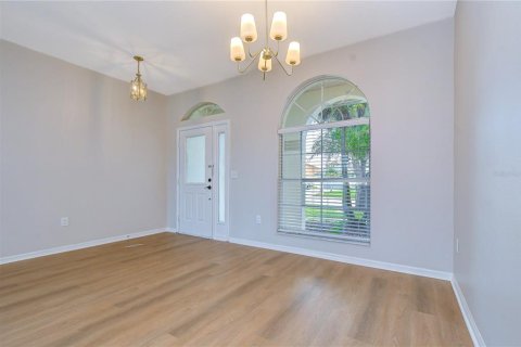 Villa ou maison à louer à Wesley Chapel, Floride: 4 chambres, 206.43 m2 № 2353423 - photo 6