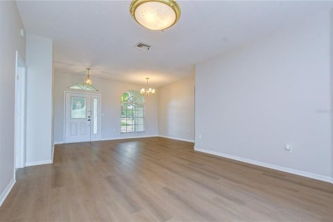 Villa ou maison à louer à Wesley Chapel, Floride: 4 chambres, 206.43 m2 № 2353423 - photo 8