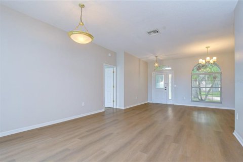 Villa ou maison à louer à Wesley Chapel, Floride: 4 chambres, 206.43 m2 № 2353423 - photo 9