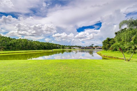 Villa ou maison à louer à Wesley Chapel, Floride: 4 chambres, 206.43 m2 № 2353423 - photo 2