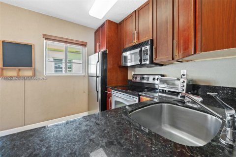 Купить кондоминиум в Майами-Бич, Флорида 2 спальни, 81.66м2, № 1986018 - фото 11