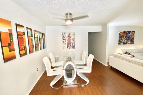 Condominio en alquiler en Merrit Island, Florida, 2 dormitorios, 100.33 m2 № 1917538 - foto 3