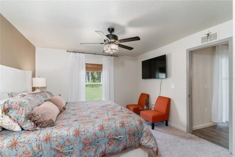 House in Weeki Wachee, Florida 4 bedrooms, 168.25 sq.m. № 1614425 - photo 22
