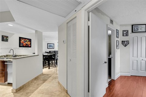 Купить кондоминиум в Плантация, Флорида 3 спальни, 102.19м2, № 1996685 - фото 23