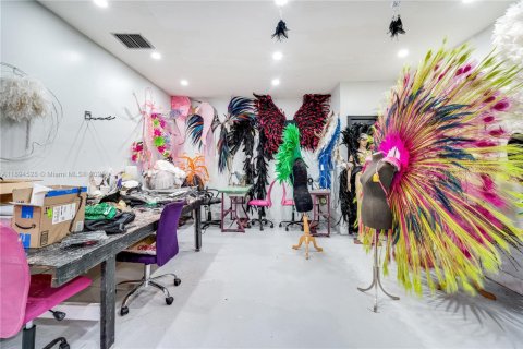 Купить коммерческую недвижимость в Майами, Флорида № 1953888 - фото 8