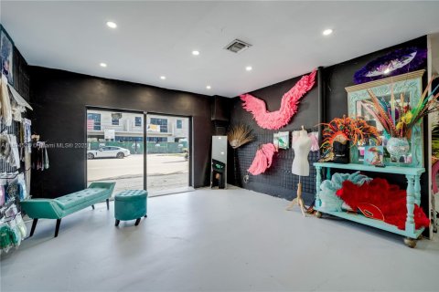 Купить коммерческую недвижимость в Майами, Флорида № 1953888 - фото 11