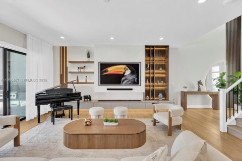 House in Boca Raton, Florida 5 bedrooms, 342.53 sq.m. № 1996177 - photo 10