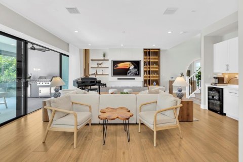 House in Boca Raton, Florida 5 bedrooms, 342.53 sq.m. № 1996177 - photo 9