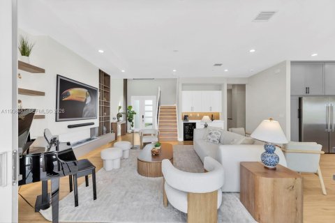 House in Boca Raton, Florida 5 bedrooms, 342.53 sq.m. № 1996177 - photo 4