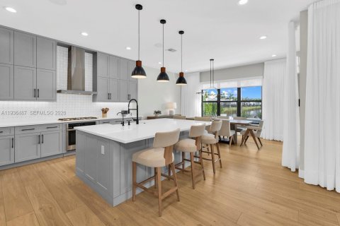 House in Boca Raton, Florida 5 bedrooms, 342.53 sq.m. № 1996177 - photo 14