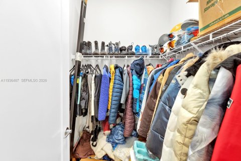 House in Boca Raton, Florida 5 bedrooms, 342.53 sq.m. № 1996177 - photo 23