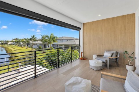 House in Boca Raton, Florida 5 bedrooms, 342.53 sq.m. № 1996177 - photo 30