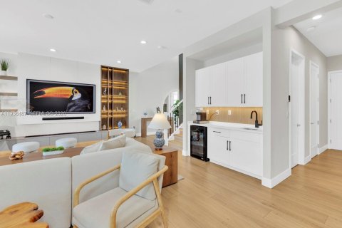 House in Boca Raton, Florida 5 bedrooms, 342.53 sq.m. № 1996177 - photo 6