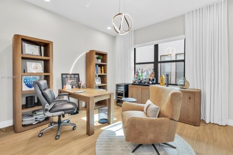 House in Boca Raton, Florida 5 bedrooms, 342.53 sq.m. № 1996177 - photo 19