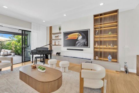 House in Boca Raton, Florida 5 bedrooms, 342.53 sq.m. № 1996177 - photo 11