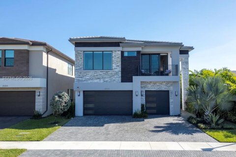 House in Boca Raton, Florida 5 bedrooms, 342.53 sq.m. № 1996177