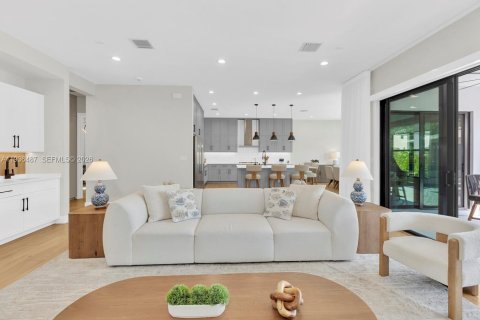 House in Boca Raton, Florida 5 bedrooms, 342.53 sq.m. № 1996177 - photo 5