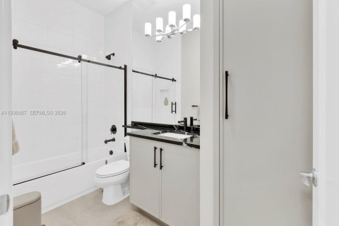 House in Boca Raton, Florida 5 bedrooms, 342.53 sq.m. № 1996177 - photo 21