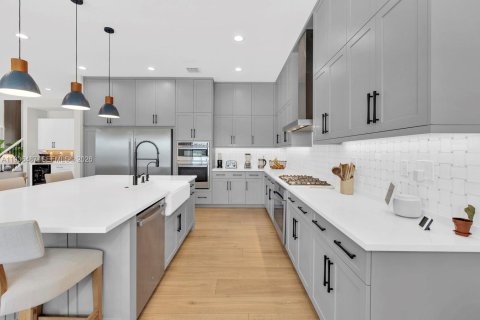 House in Boca Raton, Florida 5 bedrooms, 342.53 sq.m. № 1996177 - photo 16