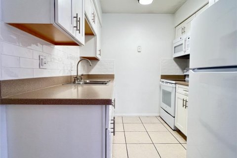 Appartement à louer à Orlando, Floride: 2 chambres, 80.82 m2 № 2404843 - photo 5