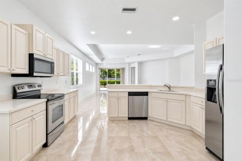 House in Sarasota, Florida 2 bedrooms, 179.3 sq.m. № 2416771 - photo 7