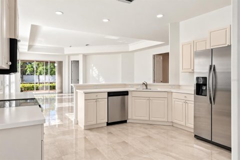 House in Sarasota, Florida 2 bedrooms, 179.3 sq.m. № 2416771 - photo 8