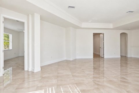 House in Sarasota, Florida 2 bedrooms, 179.3 sq.m. № 2416771 - photo 11