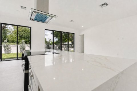 Casa en venta en Fort Lauderdale, Florida, 3 dormitorios, 187.48 m2 № 2246981 - foto 7