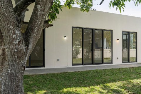 Casa en venta en Fort Lauderdale, Florida, 3 dormitorios, 187.48 m2 № 2246981 - foto 19