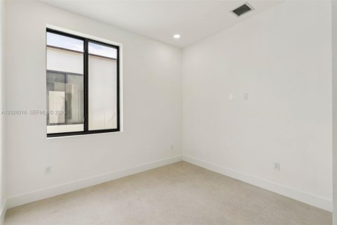 Casa en venta en Fort Lauderdale, Florida, 3 dormitorios, 187.48 m2 № 2246981 - foto 15