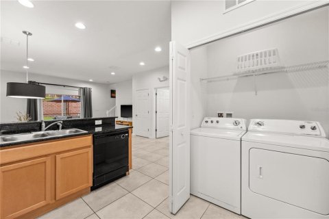 Adosado en venta en Kissimmee, Florida, 3 dormitorios, 136.57 m2 № 1911667 - foto 7