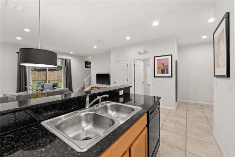 Adosado en venta en Kissimmee, Florida, 3 dormitorios, 136.57 m2 № 1911667 - foto 5