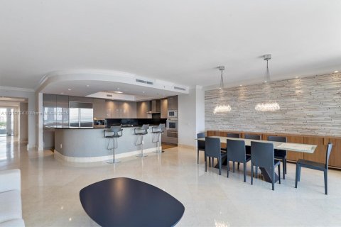 Condo in Aventura, Florida, 3 bedrooms  № 1968585 - photo 30