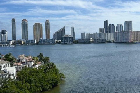 Condo in Aventura, Florida, 3 bedrooms  № 1968585 - photo 8