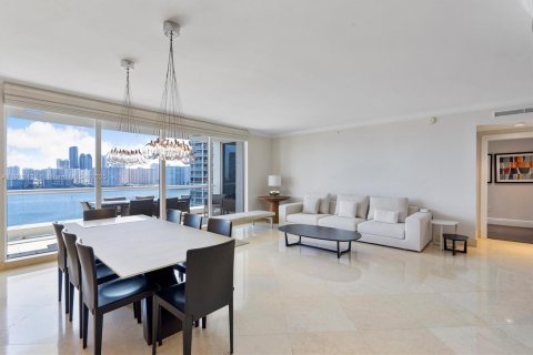 Condo in Aventura, Florida, 3 bedrooms  № 1968585 - photo 18