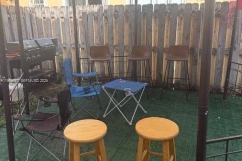 Townhouse in Miami, Florida 3 bedrooms, 148.83 sq.m. № 2024587 - photo 15