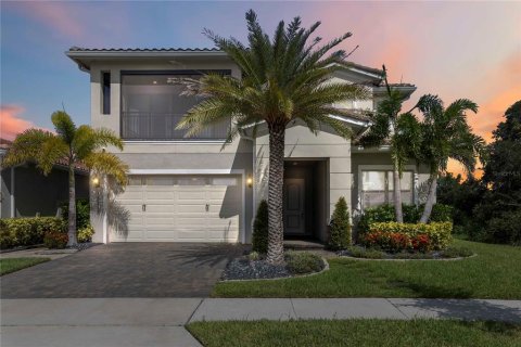 House in Orlando, Florida 5 bedrooms, 331.66 sq.m. № 1843003 - photo 4