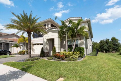 House in Orlando, Florida 5 bedrooms, 331.66 sq.m. № 1843003 - photo 2