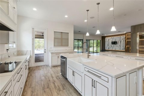 House in Orlando, Florida 5 bedrooms, 331.66 sq.m. № 1843003 - photo 13