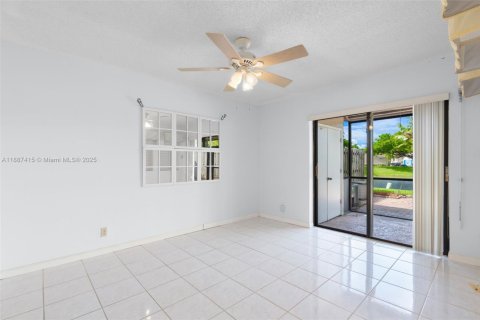 House in Deerfield Beach, Florida 2 bedrooms, 87.51 sq.m. № 1940920 - photo 20