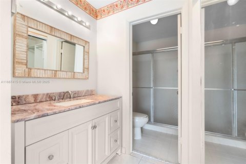 House in Deerfield Beach, Florida 2 bedrooms, 87.51 sq.m. № 1940920 - photo 13